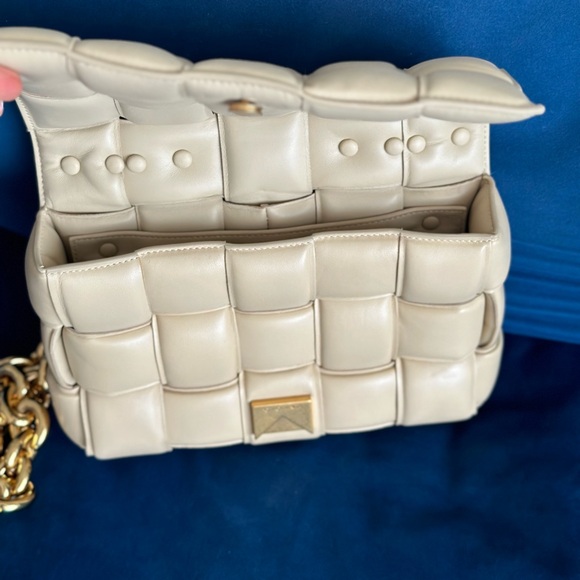 NEW Bottega Veneta Cassette Chain Padded Maxi Intrecciato Leather Bag – RARE - Picture 3 of 10